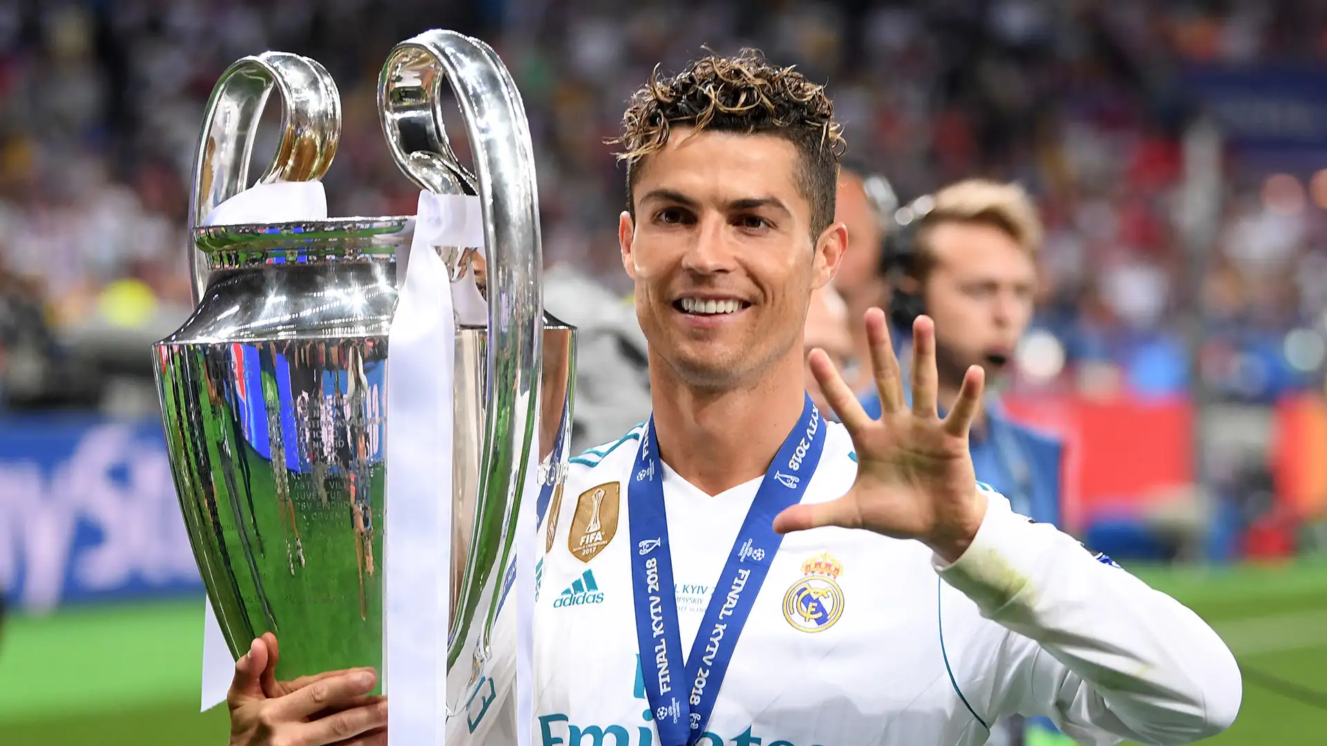 قائمة أكثر 10 لاعبين تتويجاً بدوري أبطال أوروبا