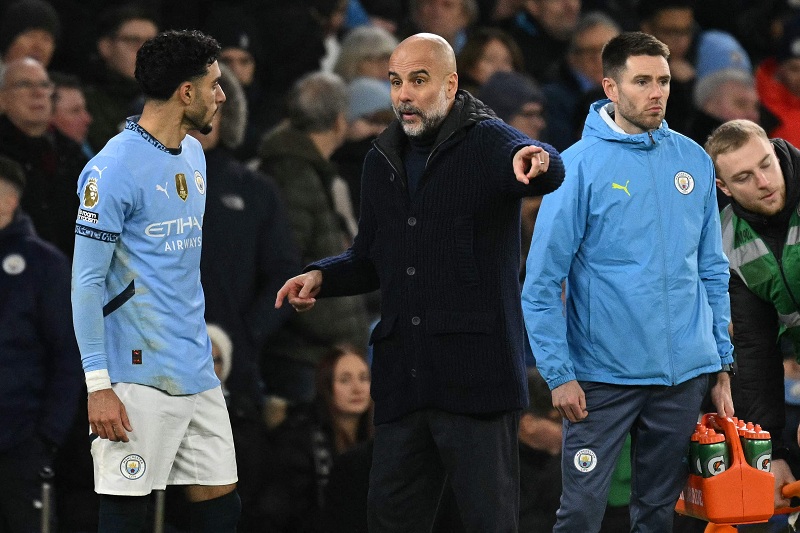 جوارديولا يثني على أداء مرموش بعد مباراته الأولى مع مانشستر سيتي