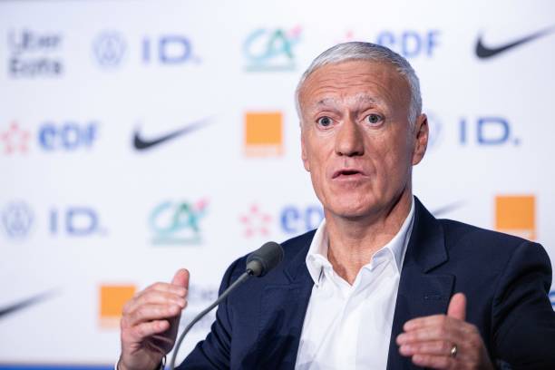 ديشامب يفتح الباب أمام زيدان لخلافته في تدريب المنتخب الفرنسي