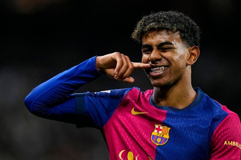 لامين يامال يعبر عن رغبته في البقاء مع برشلونة