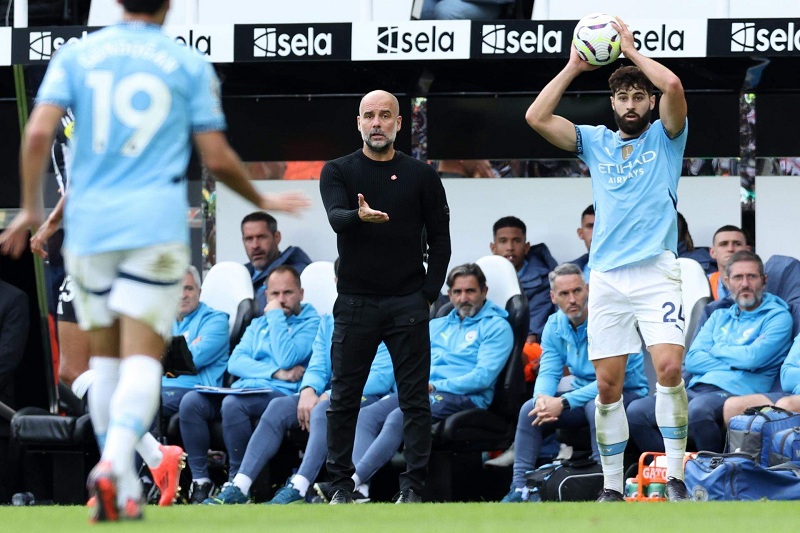غوارديولا يحث لاعبي مانشستر سيتي على تجنب التراخي أمام بليموث في كأس الاتحاد الإنجليزي