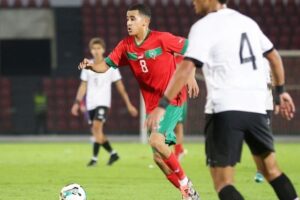 صراع أوروبي على جوهرة المغرب الصاعدة.. مانشستر يونايتد وريال مدريد يراقبان عبد الله وزان